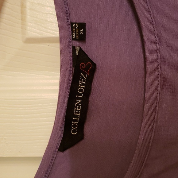 Women's blouse - Picture 2 of 4